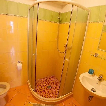 Zatisi Guest house