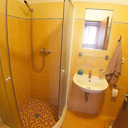 Zatisi Guest house 3*